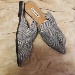 Cape Robbin Daze Plaid Mules...Really Cute!